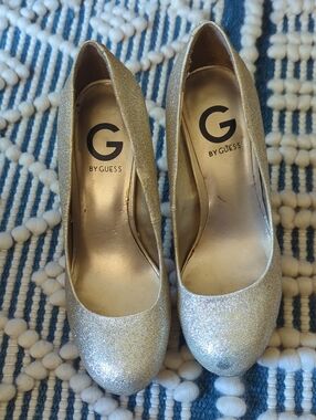 G by Guess Metallic Gold Glitter Round-Toe Pumps